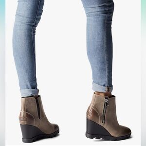 SOREL Joan Uptown Distressed Leather Waterproof Zip Bootie Boot 9.5 Taupe‎ Khaki